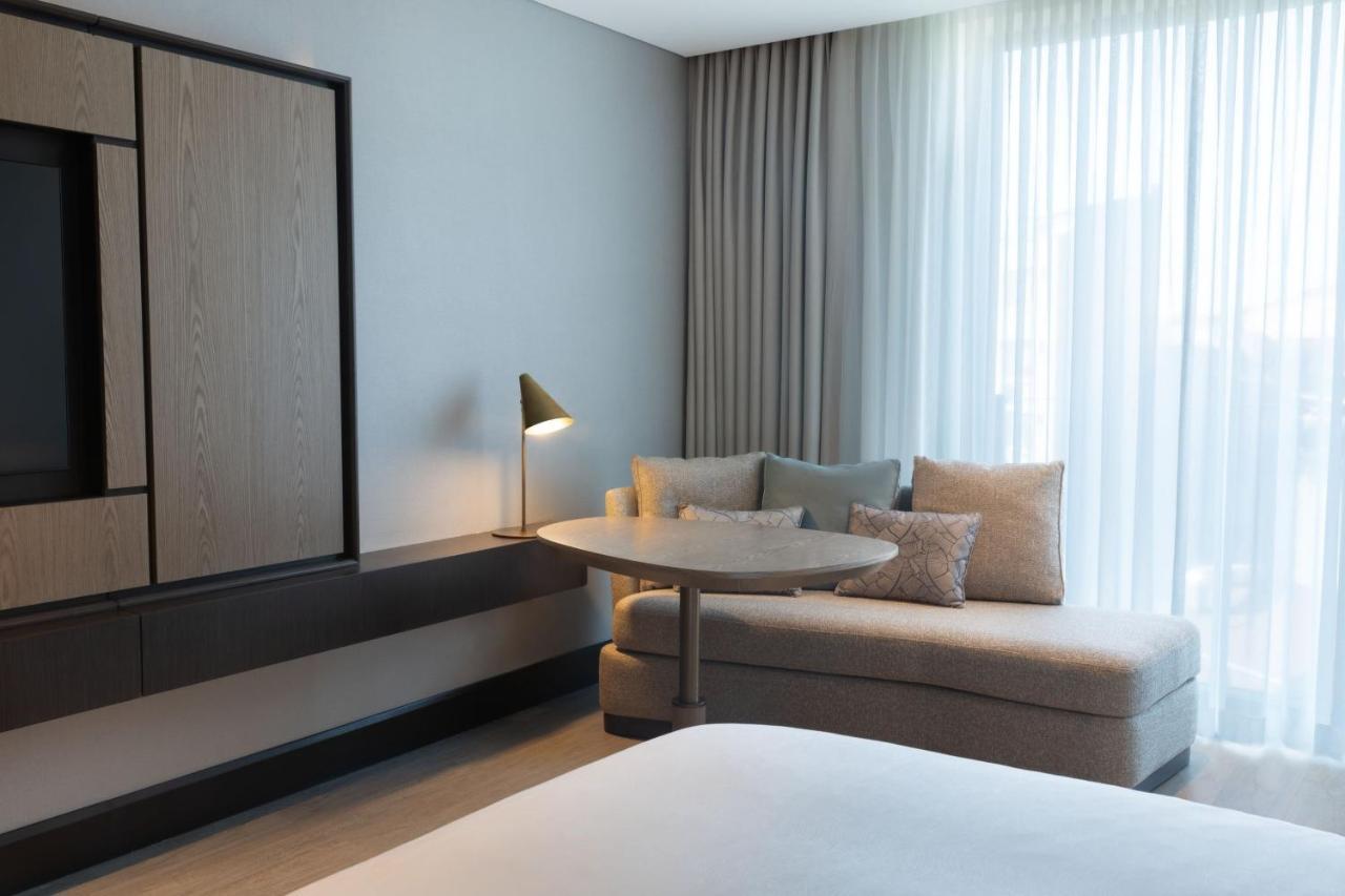 Privilege, Guest room, 1 King, City view,1398028442:JPEG